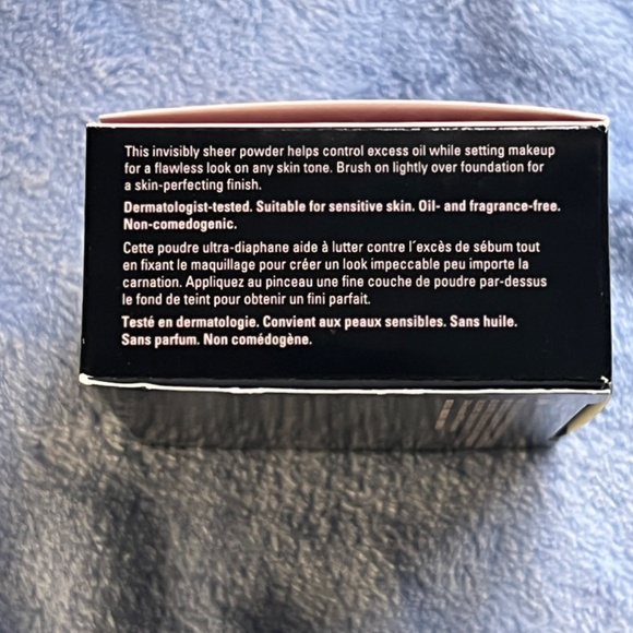 Mary Kay Translucent Powder - Picture 4 of 5